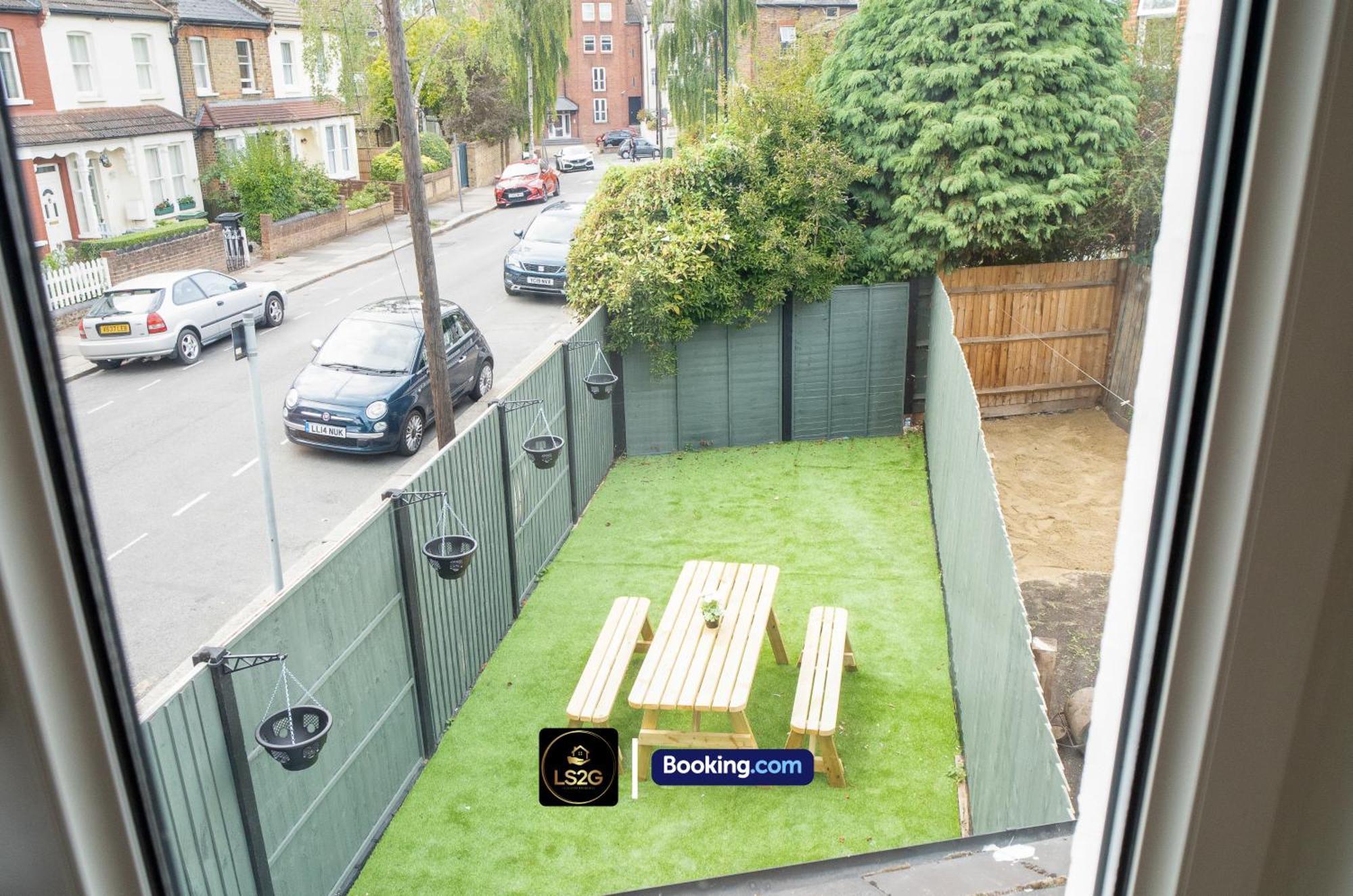 Stunning House By Ls2G Short Lets & Serviced Accommodation Greater London With Free Wifi Extérieur photo