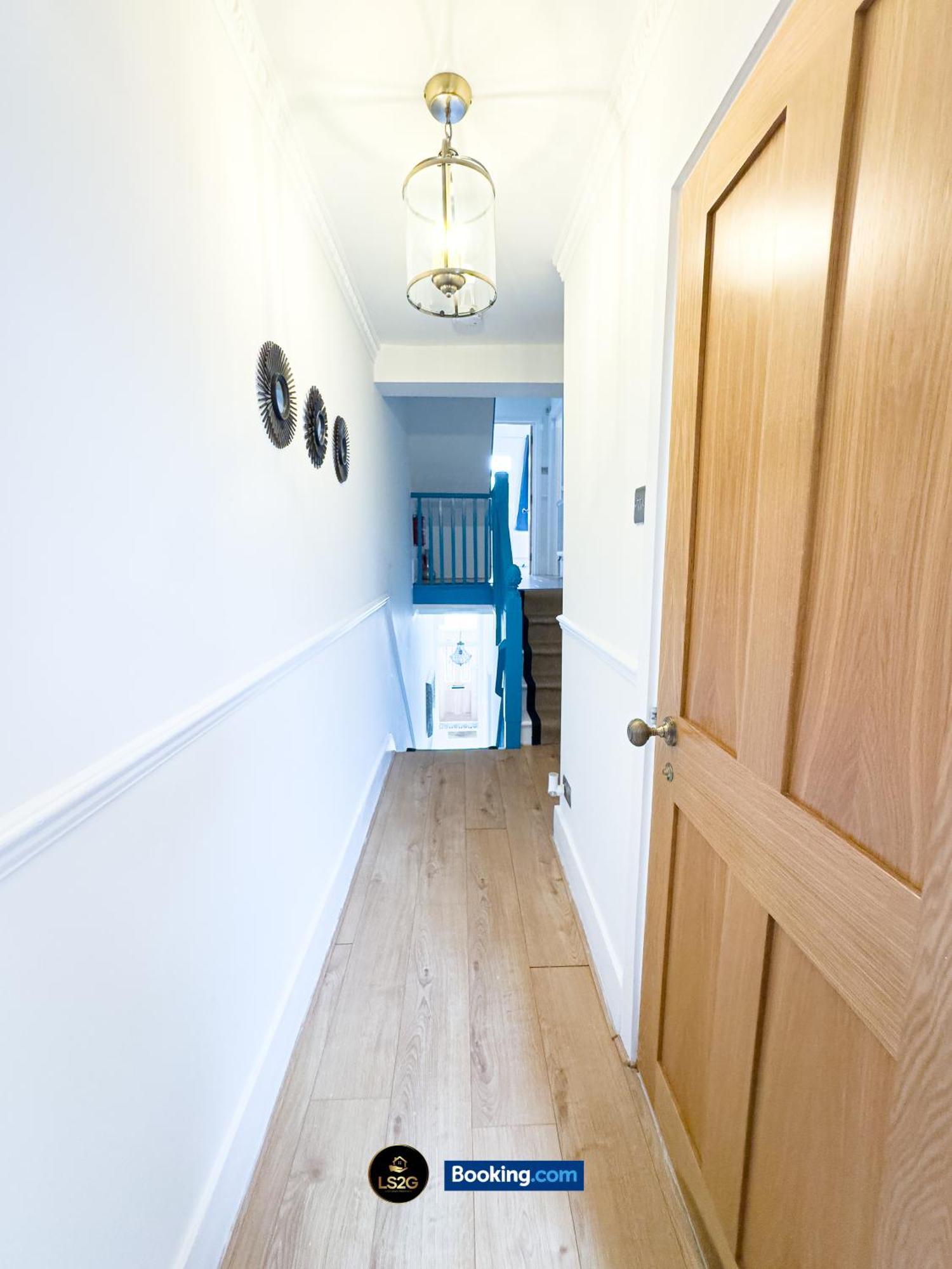 Stunning House By Ls2G Short Lets & Serviced Accommodation Greater London With Free Wifi Extérieur photo