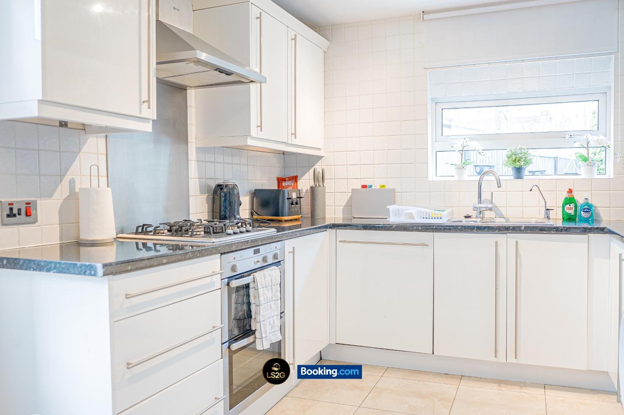 Stunning House By Ls2G Short Lets & Serviced Accommodation Greater London With Free Wifi Extérieur photo
