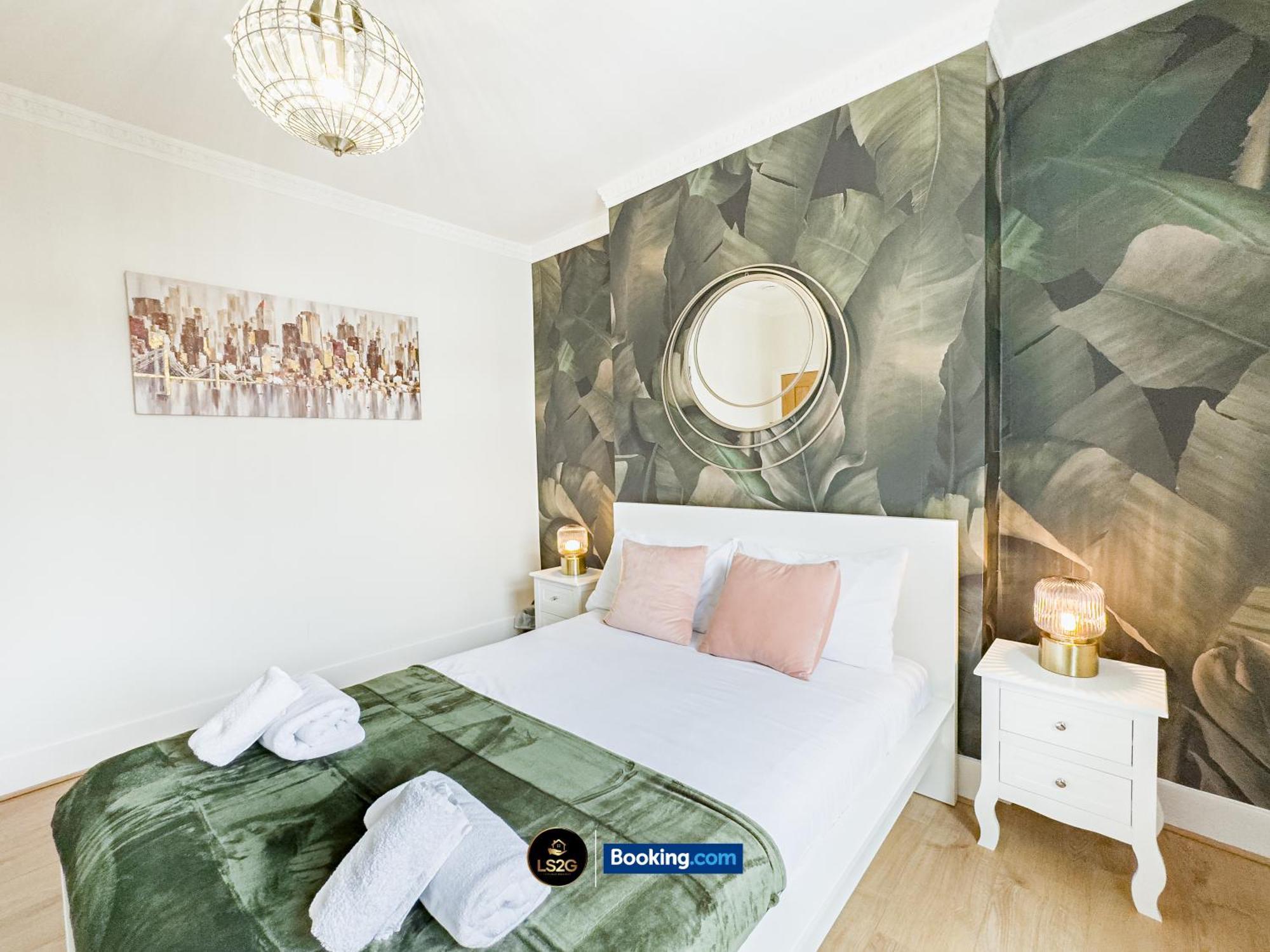 Stunning House By Ls2G Short Lets & Serviced Accommodation Greater London With Free Wifi Extérieur photo