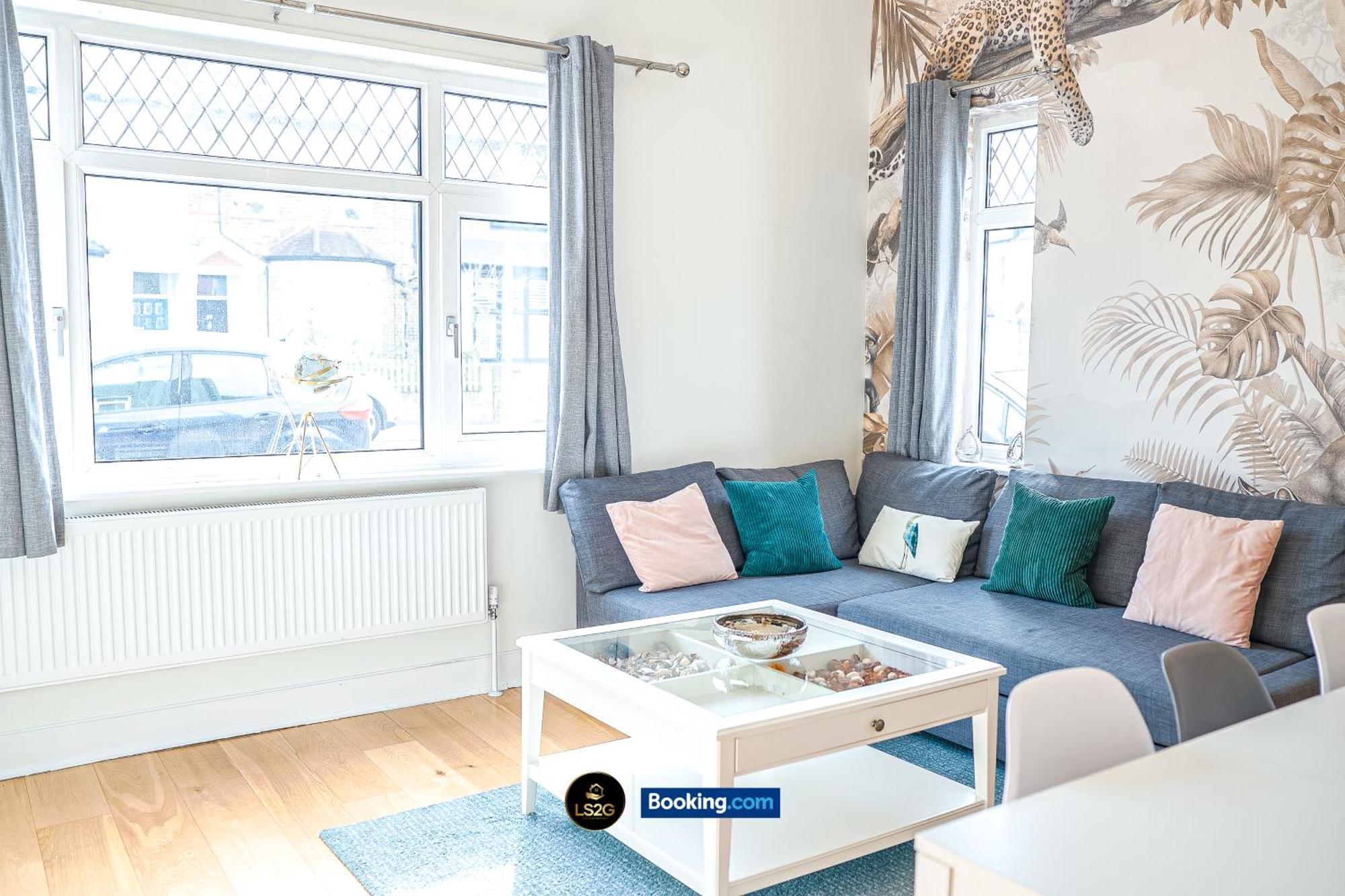 Stunning House By Ls2G Short Lets & Serviced Accommodation Greater London With Free Wifi Extérieur photo